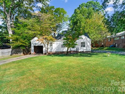 1211 Woodland Dr
