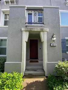 166 Selby Ln Unit 4