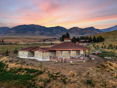5905 N Old Highway 191