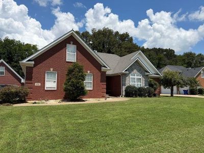 212 Oakridge Way