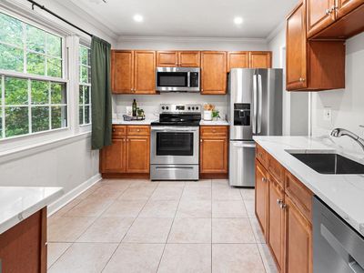1127 James Madison Cir