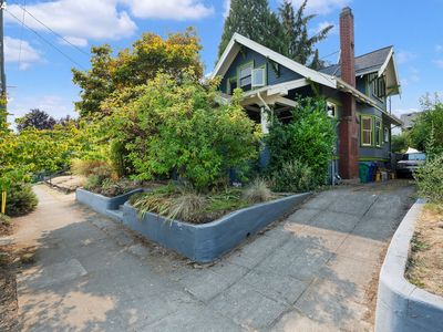 4933 NE Garfield Ave