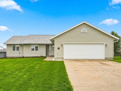 Property at 55 Thompson Dr, Palo, IA
