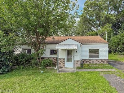 1635 Bronson Rd