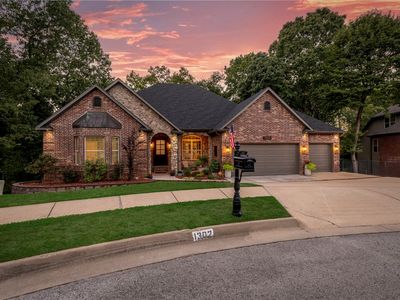 1302 NE Fairwinds Dr
