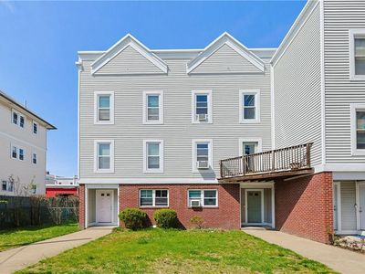77B Penn St