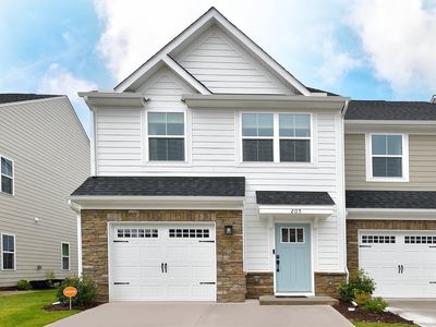 205 Lograto Ln