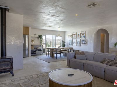 365 Rainbow Dr