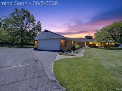 7174 Meadowvue Dr