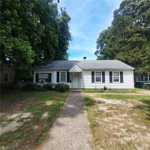 107 Rosewood Dr