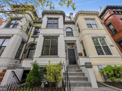 914 Westminster St NW