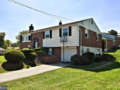 Property at 221 Bernard Dr, King Of Prussia, PA