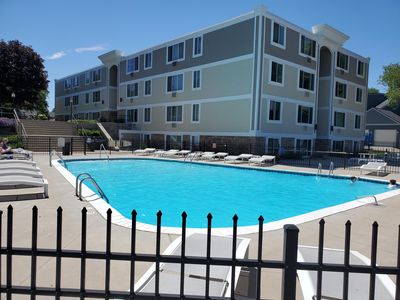 225 N Shore Dr APT 4