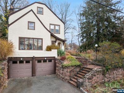 69 Sussex Rd