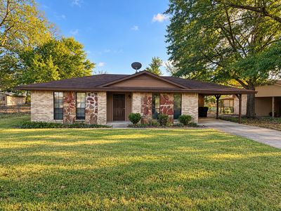 Property at 225 Elizabeth Ln, Blossom, TX
