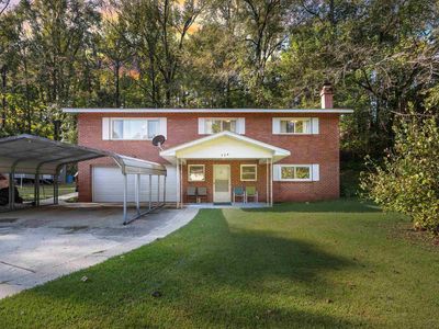 724 N Pine Hill Rd