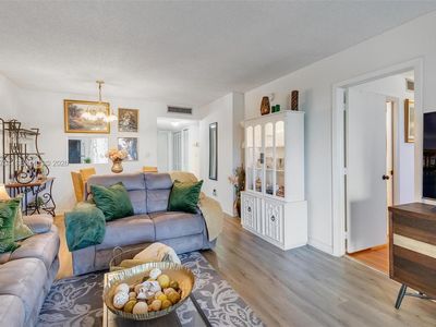 6000 NW 64th Ave APT 110