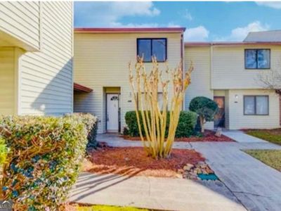 1144 Country Ct