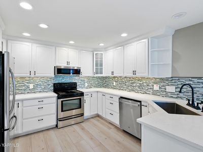 651 S 83rd Ave