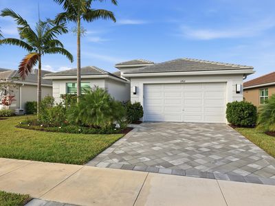 11902 SW Coral Cove Parkway