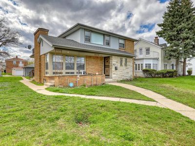 4663 North Green Bay AVENUE