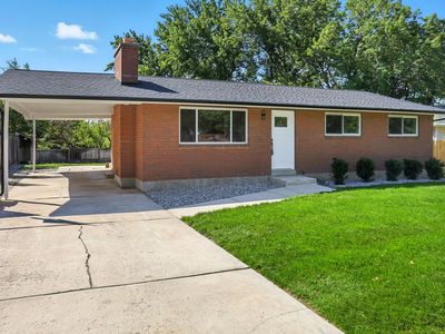 8558 S Harvard Park Dr