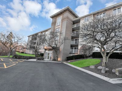 480 E Montrose Ave APT 209