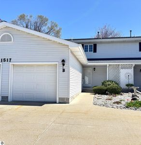 1517 E Gaylord St Unit B