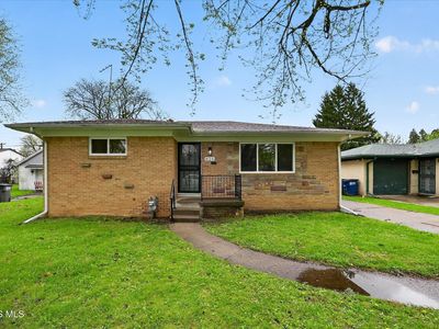 826 Ranch Dr