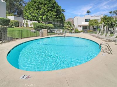 48944 Desert Flower Dr