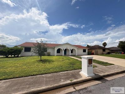 3 Crownridge Dr