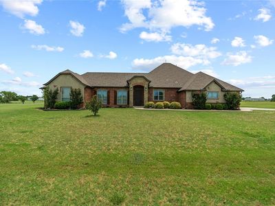 2400 Lindsay Ln