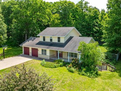 Property at 1909 Robindale Dr, Houghton, MI