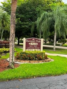 301 Lakeview Dr APT 102