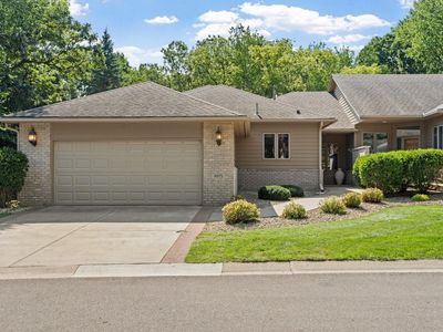 8975 Hunters Way