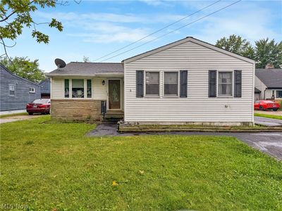 Property at 34502 Beach Park Ave, Eastlake, OH
