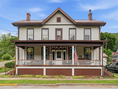214 River Ave