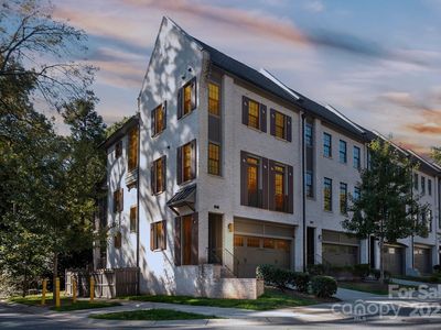 2836 Hillside Springs Dr