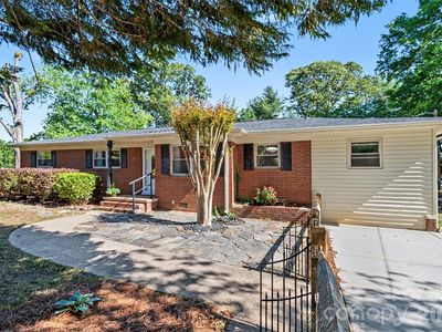 Property at 738 Edgemoor Dr, Mooresville, NC