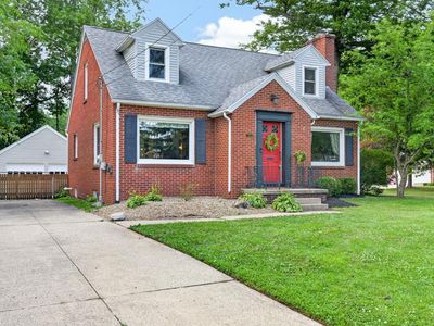 1052 Woodland Rd