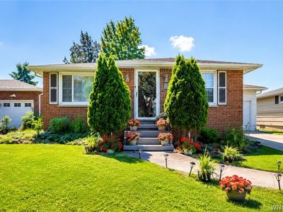 30 Augusta Ave