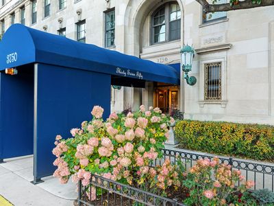 3750 N Lake Shore Dr APT 15B