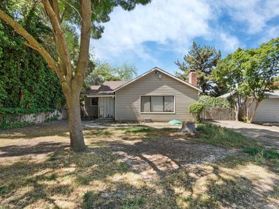 2194 Yosemite Pkwy
