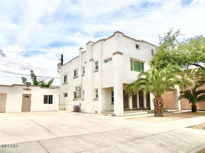 12 E University Blvd