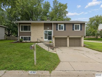 1230 N 146th Plz