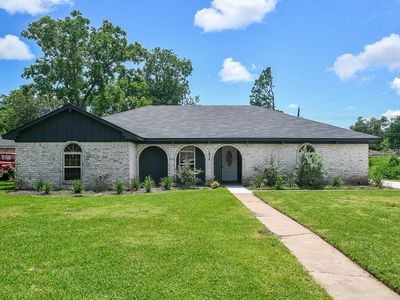1808 Long Dr