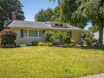 40 Caroline Dr