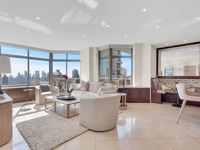 188 E 64th St APT 3302