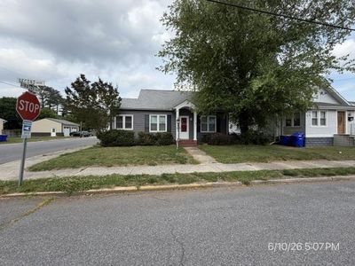 304 2nd Ave
