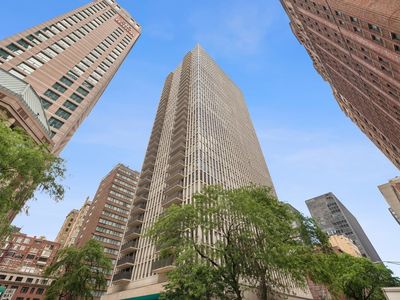 200 E Delaware Pl APT 4F
